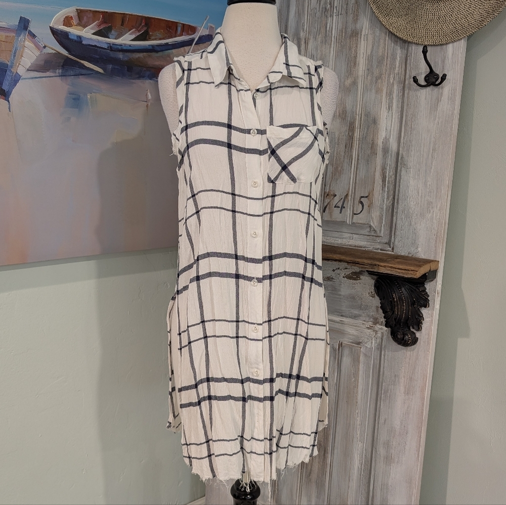 Silver Jeans Co Extra Long Button Down Sleeveless Shirt